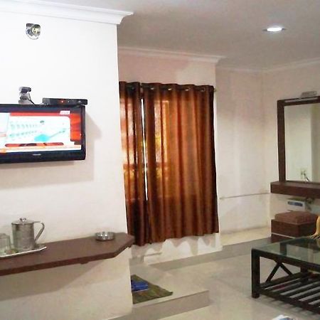 Vaishnavi Group Of Hotels Hyderabad Bagian luar foto