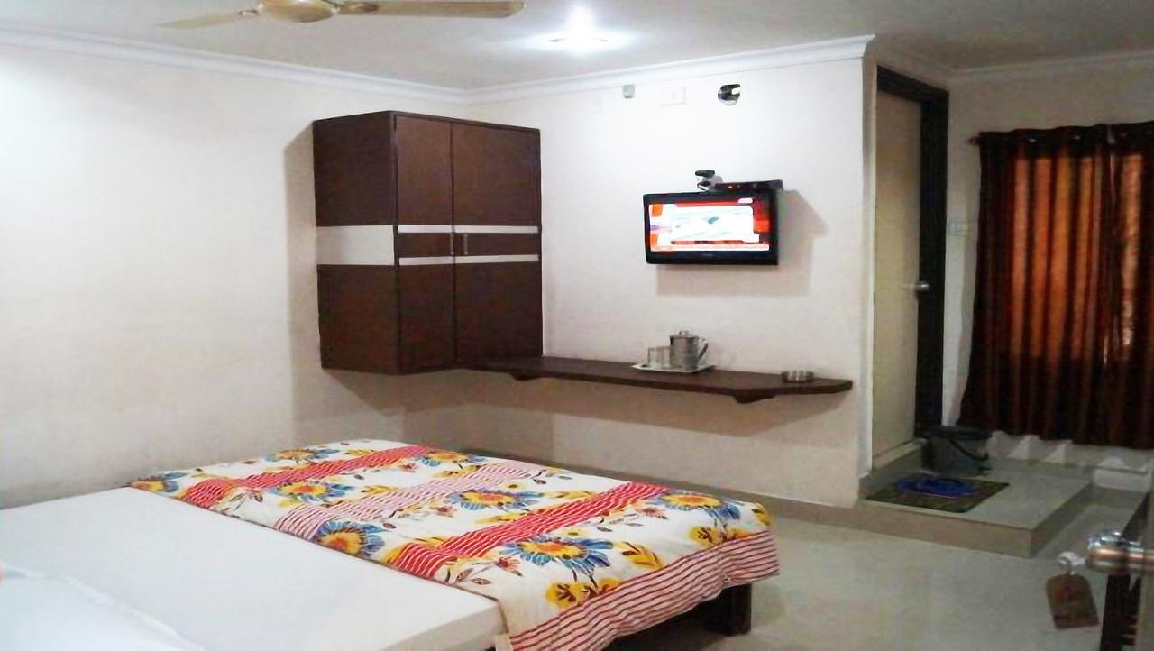Vaishnavi Group Of Hotels Hyderabad Bagian luar foto