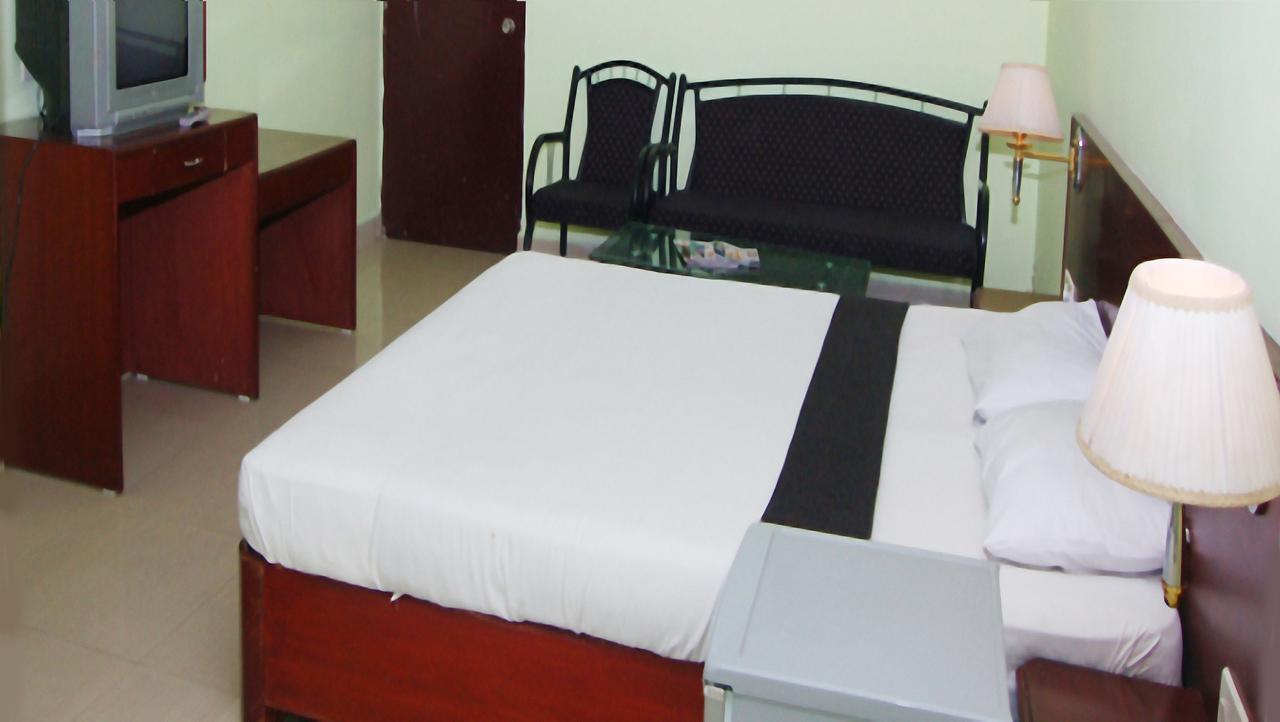 Vaishnavi Group Of Hotels Hyderabad Bagian luar foto